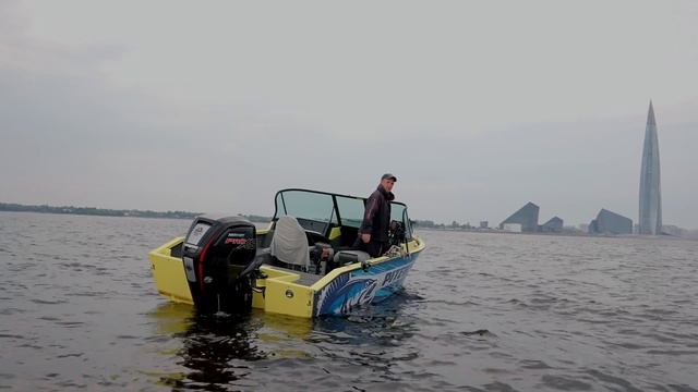Поспорили НА РЫБАЛКЕ - проигравший купается ГОЛЫШОМ! смотреть онлайн