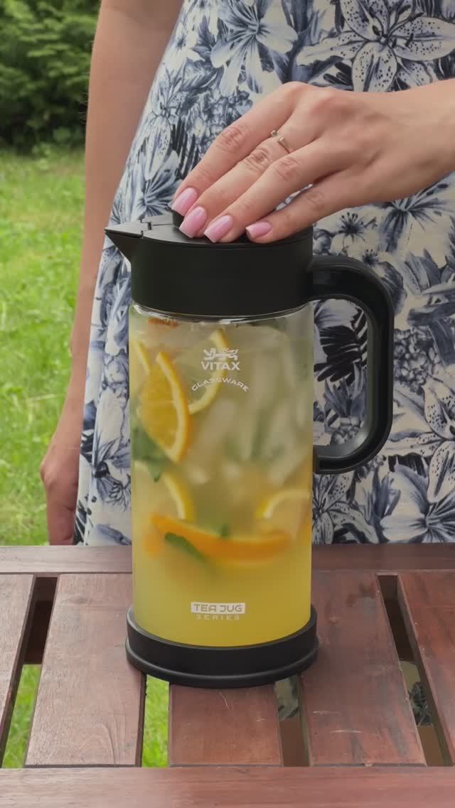 Цитрусовый домашний лимонад в кувшине Tea Jug от Vitax