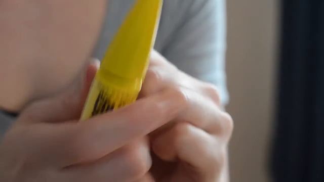 MAYBELLINE COLOSSAL VOLUME MASCARA // REVIEWSDAY TUESDAY смотреть онлайн