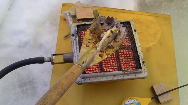 жареная рыбка на шабале.MP4