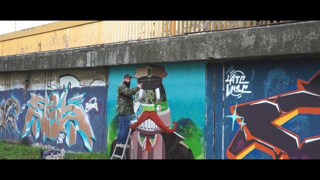 Graffiti NFT art - Eggtomatons in real life! смотреть онлайн