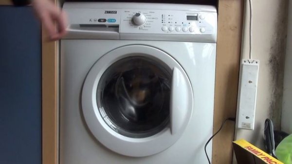 Zanussi Aqua Fall Flexidose ZWHB7160 Washing Machine : Overview
