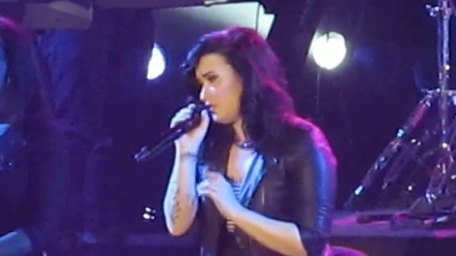 FIX A HEART PART 1 - DEMI LOVATO LIVE IN MANILA [HQ] смотреть онлайн