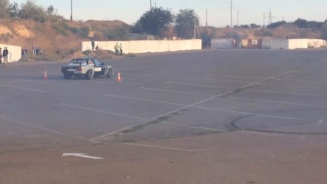 Дрифт на BMW e 30 Drift on BMW e30 tighten смотреть онлайн