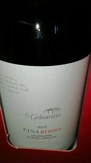 Vini dell'Etna (Rosato, rosso e bianco) // SUBSCRIBE TO MY CHANNEL, PLEASE! смотреть онлайн