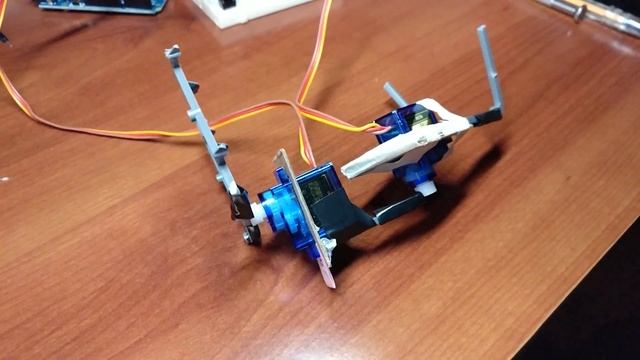 Quadruped Robot learning how to walk смотреть онлайн