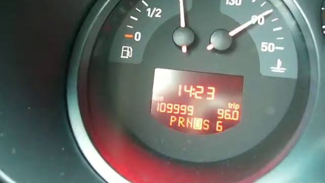 De Seat Leon heeft 110.000 km op de klok смотреть онлайн