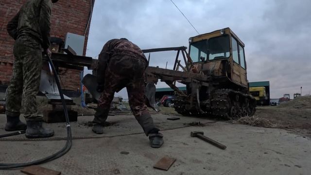 Ремонт плуга и зубовых борон. Дт-75 с плугом ПЛН-4-35 смотреть онлайн
