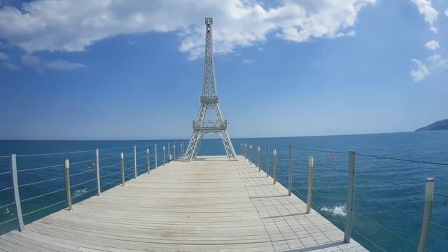 Просто Массандровский пляж в Ялте смотреть онлайн