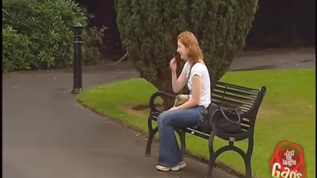 kid piss in the park prank 😂😂😂🤣🤣 смотреть онлайн