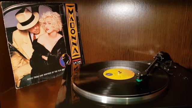Madonna - Vogue (1990) [Vinyl Video] смотреть онлайн