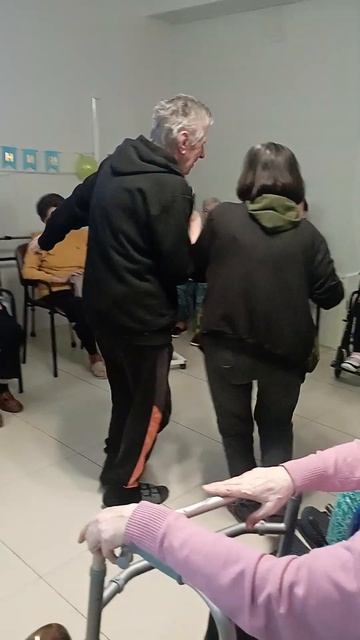 Все праздники в наших пансионатах проходят с песнями и плясками! #пансионатдляпожилых #праздники смотреть онлайн