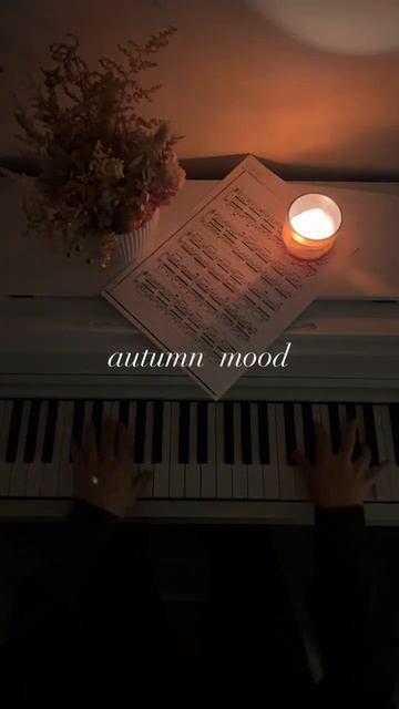 Представьте, как осенним дождливым вечером вы садитесь за пианино… продолжение в описании✨ #piano смотреть онлайн