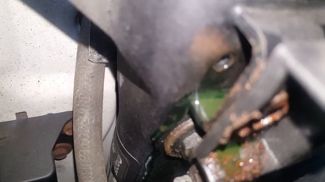 95 plymouth acclaim guy had this car before me put a bolt in so far it put a hole in radiator смотреть онлайн