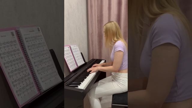 ВЕЧНАЯ ЛЮБОВЬ. Исполняет студентка моего курса по фортепиано с нуля Ксения. Результат за 3 месяца смотреть онлайн