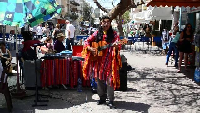 Певец на шуке Кармель. MOV смотреть онлайн
