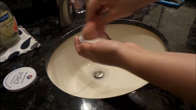 How To Clean Your Beauty Blender смотреть онлайн