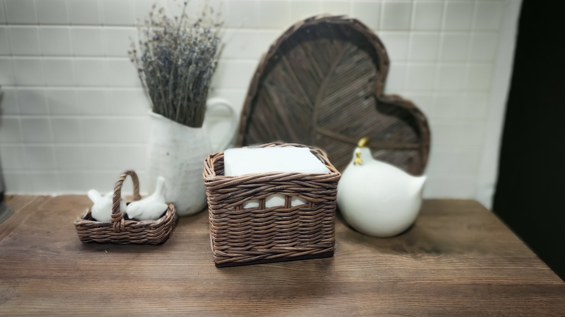 Салфетница из бумажной лозы