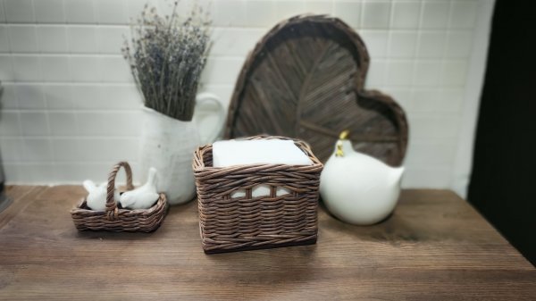 Салфетница из бумажной лозы