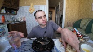 МУКБАНГ МАКАРОНЫ / ЯИЧНИЦА / БУТЕРБРОДЫ / ШОКОЛАД Kinder / КОНФЕТЫ / EATING MUKBANG ASMR АСМР
