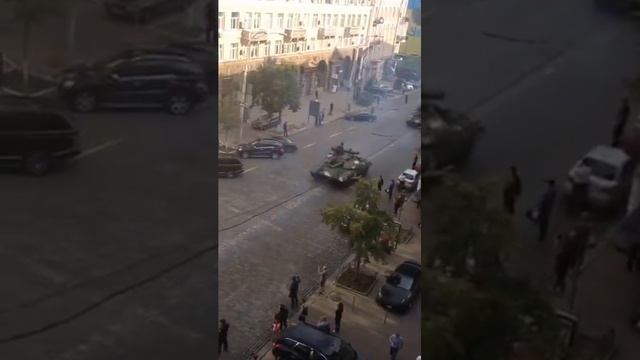Танки вошли в центр Киева смотреть онлайн