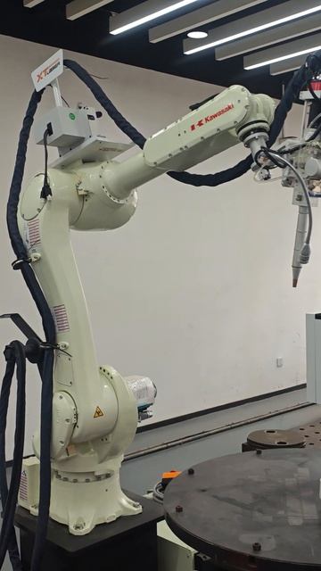 Полностью автоматический лазерный сварочный аппарат. смотреть онлайн