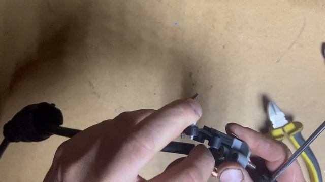 Замена вилки на кабеле, установка каучуковой вилки смотреть онлайн