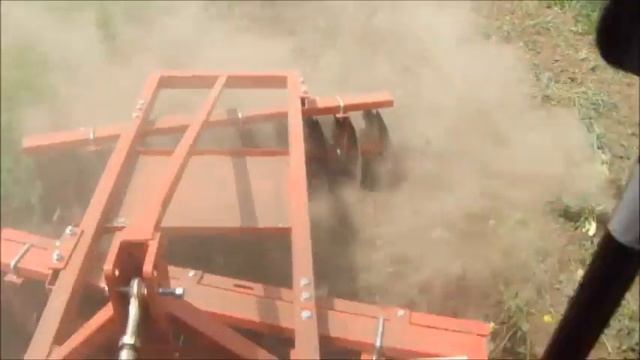 Tractor Dong Feng 404 & discuri Wirax 1.8 m смотреть онлайн