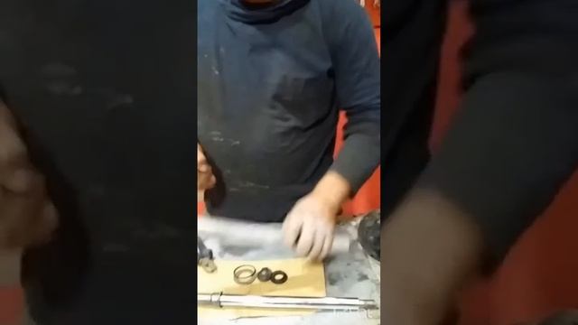 Reparar amortiguador de auto смотреть онлайн