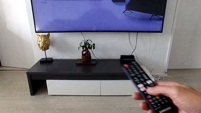 comment connecter Netflix à la télévision (en mode Wifi) SAMSUNG UE65TU8372 TV LED смотреть онлайн