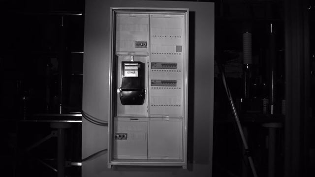 Simulated lightning strike - protection from lightning currents with SPDs - OBO Bettermann смотреть онлайн