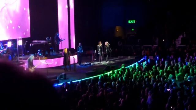Stevie Nicks with Pretenders in Reno 2017 смотреть онлайн