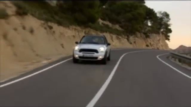 2011 MINI Countryman Crossover Driving смотреть онлайн