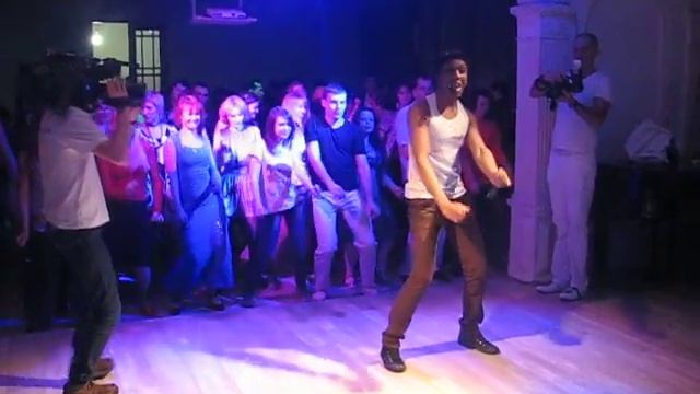 Salsa Анимация "ChiChi" от Yunior Morales CASA LATINA смотреть онлайн