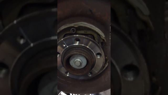 Volvo XC 90 handbrake shoes смотреть онлайн