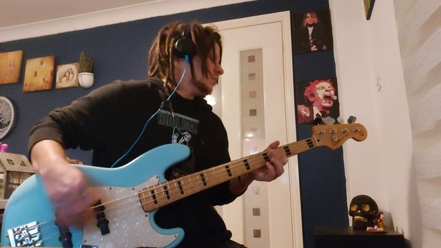 Choking Victim - "500 Channels" Bass Cover смотреть онлайн