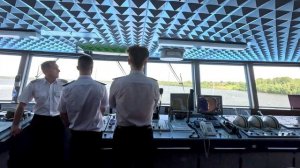 Круиз на теплоходе ЛЕБЕДИНОЕ ОЗЕРО. ч.3 Экскурсия в ходовую рубку теплохода.