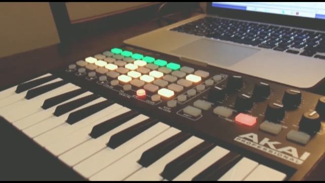 Live Performance with Akai APC25 and Albeton Live - Lunar Bear - 2016 смотреть онлайн