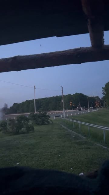 По нашим бойцам, под Белгородом, 20 км до передовой, работают грады, 2023 смотреть онлайн