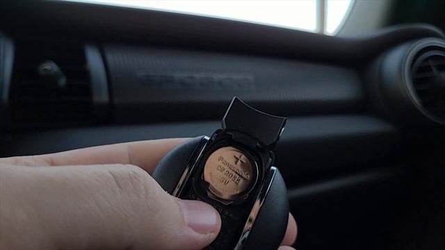 How to Replace a MINI Cooper Key Fob Battery смотреть онлайн
