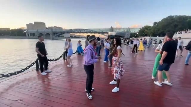 ТАНЕЦ РАВШАНА И КАРИНЫ смотреть онлайн