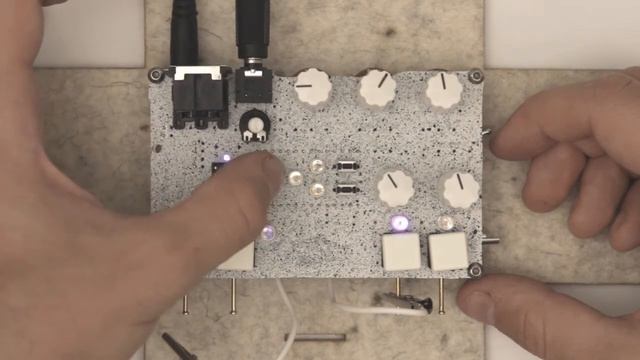 2π [pi] - whiteNoise edition смотреть онлайн