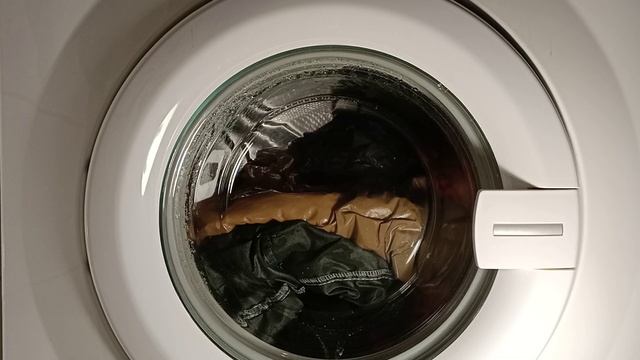 Washing Jackets On Synthetic 30°C Program. Arçelik 5083 Washing Machine. Full Cycle.