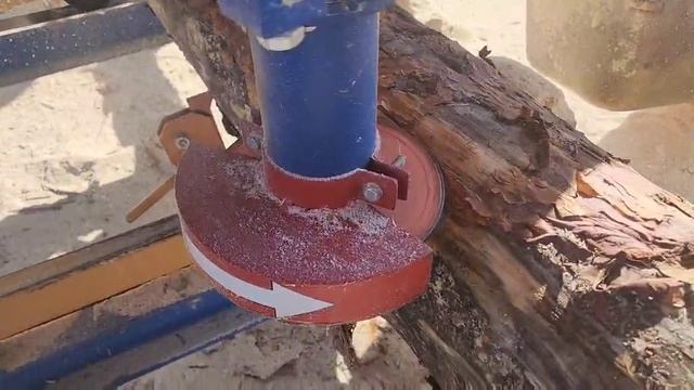 Работа пилорамы ленточной TWE (MG) 6500 в комплектации с фрезой. смотреть онлайн