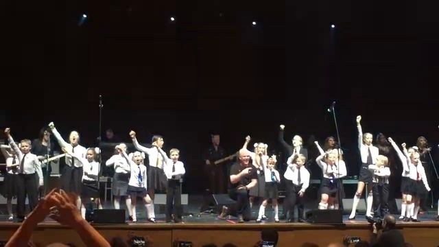Выступление на Pink Floyd show uk в Москве 18.04.2018 смотреть онлайн
