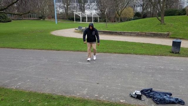 I tested the DJI MINI PRO 3 drone and filmed myself while dancing (Clown Walking) смотреть онлайн