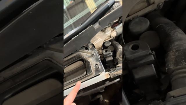 Another Broken VW Phaeton смотреть онлайн