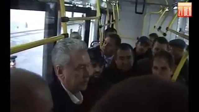 Electric bus produced by MOBEL was introduced to the Mayor of Moscow Sergey Sobyanin смотреть онлайн