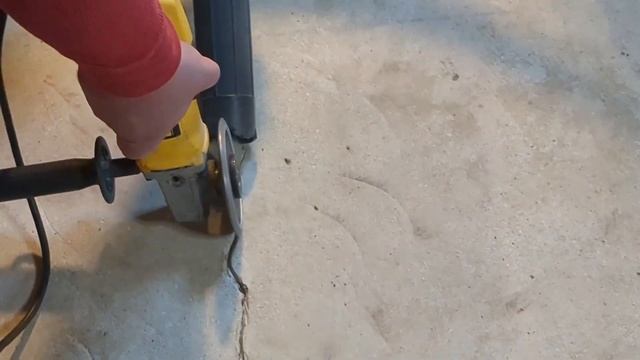 Concrete floor crack repair with Simpson Strongtie CrackPac - kitchen reno, concrete self level pre смотреть онлайн