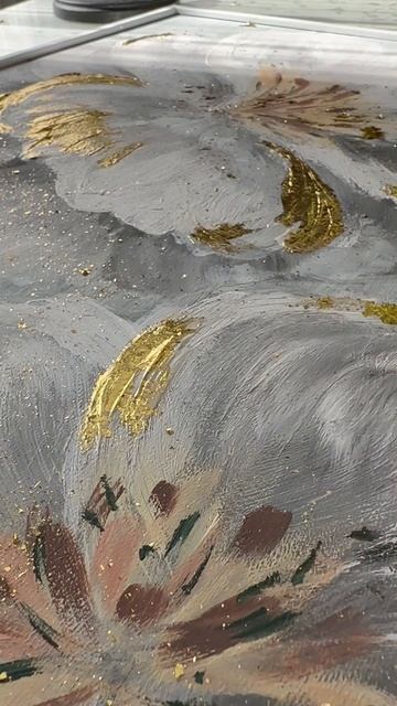 Покрываю картину золотой поталь✨